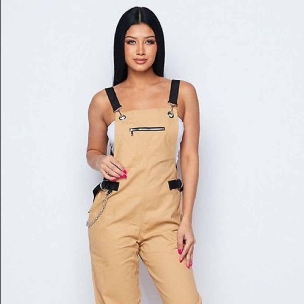 Fashion nova woman’s jumpsuit